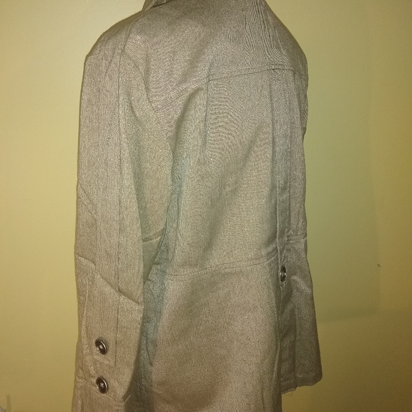 Jackets - Picture 5 of 5